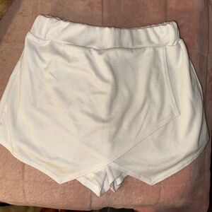 BooHoo White Skort